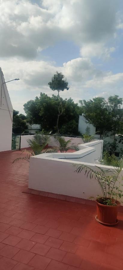 Coral Shelters Kochadai Apartment Madurai Bagian luar foto